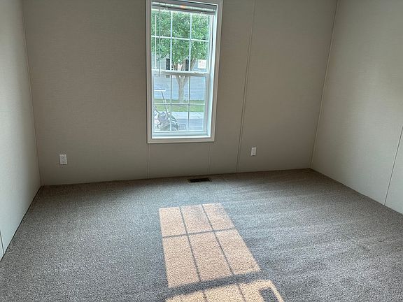 4th image of 414 Laurel Oak Ln #414