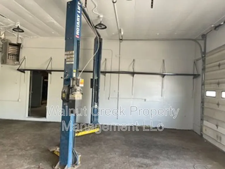 6015 Lake Ave #SUTTON STATION FORMA — Photo 8