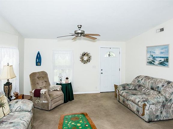 5th image of 419 Papaya Cir