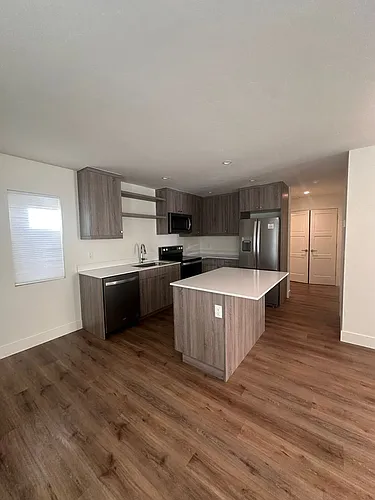 405 Laurel St Photo 1