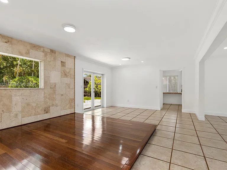 9030 SW 184th Ter — Photo 13
