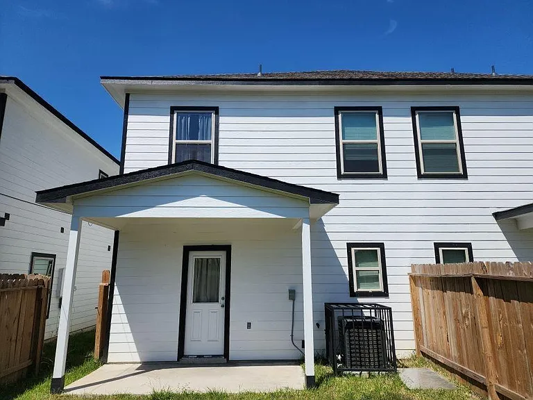 9218 Nyssa Ave #B — Photo 14