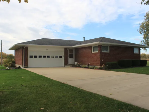 1501 McCue Rd, Sterling, IL 61081