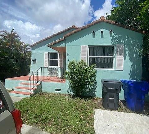 2nd image of 1010 N 17th