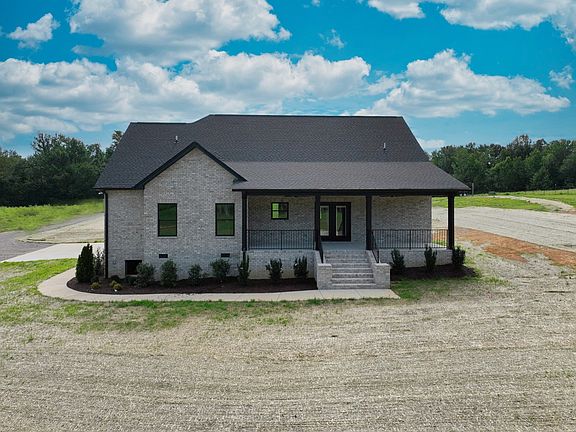 2nd image of 557 Fairfield Rd