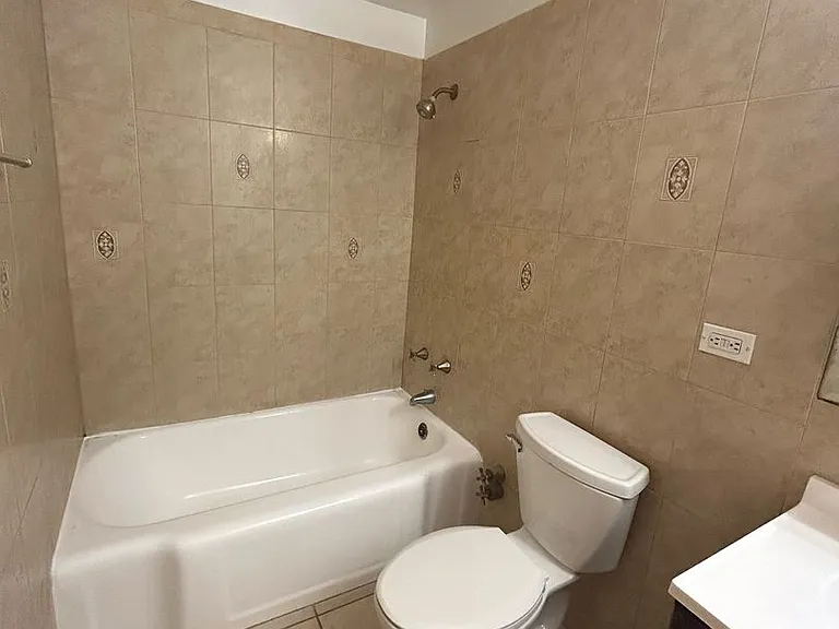 4180 Marine Terrace Apartments — Photo 117