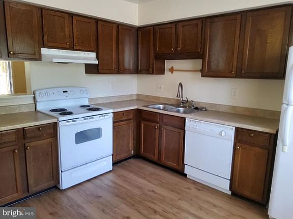 4th image of 6303 Prince Way