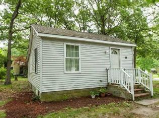23 Babylon St, Mastic, NY 11950