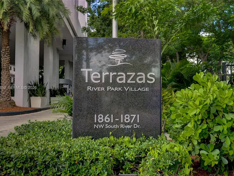 1871 NW South River Dr #802 — Photo 42