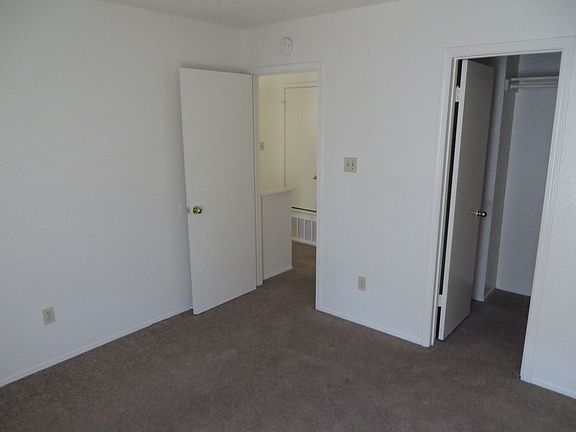 3rd image of 2217 Katy Ln APT C