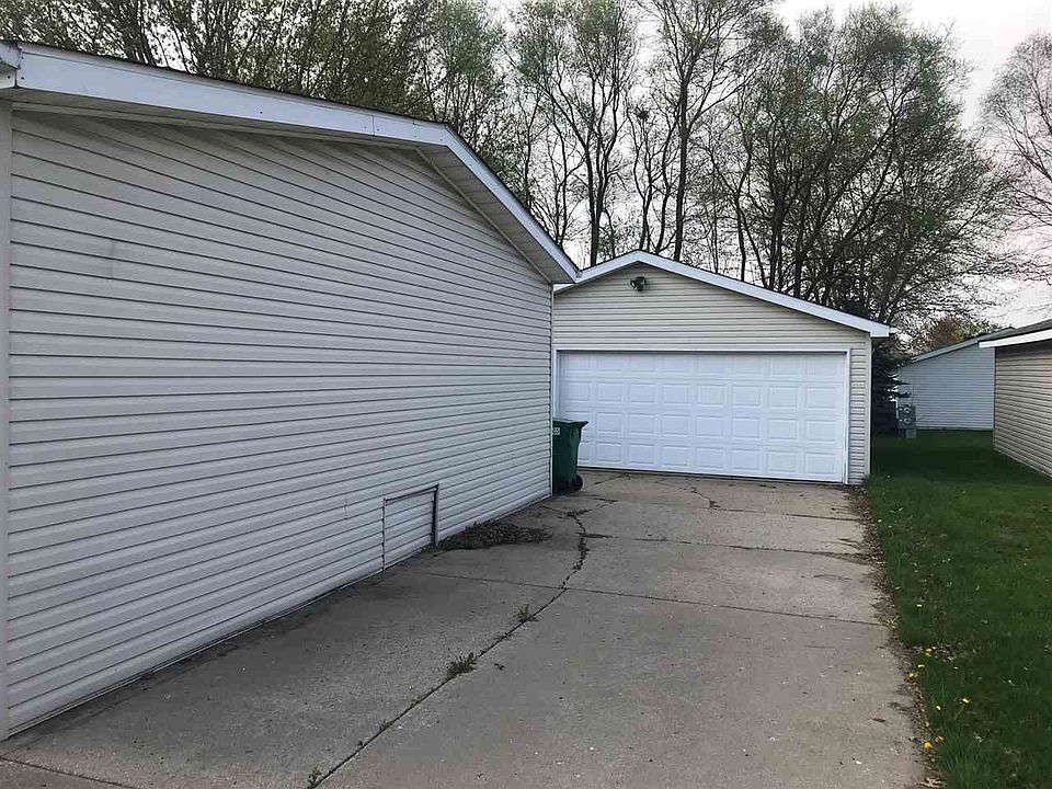 2nd image of 5394 Ebonywood Ln