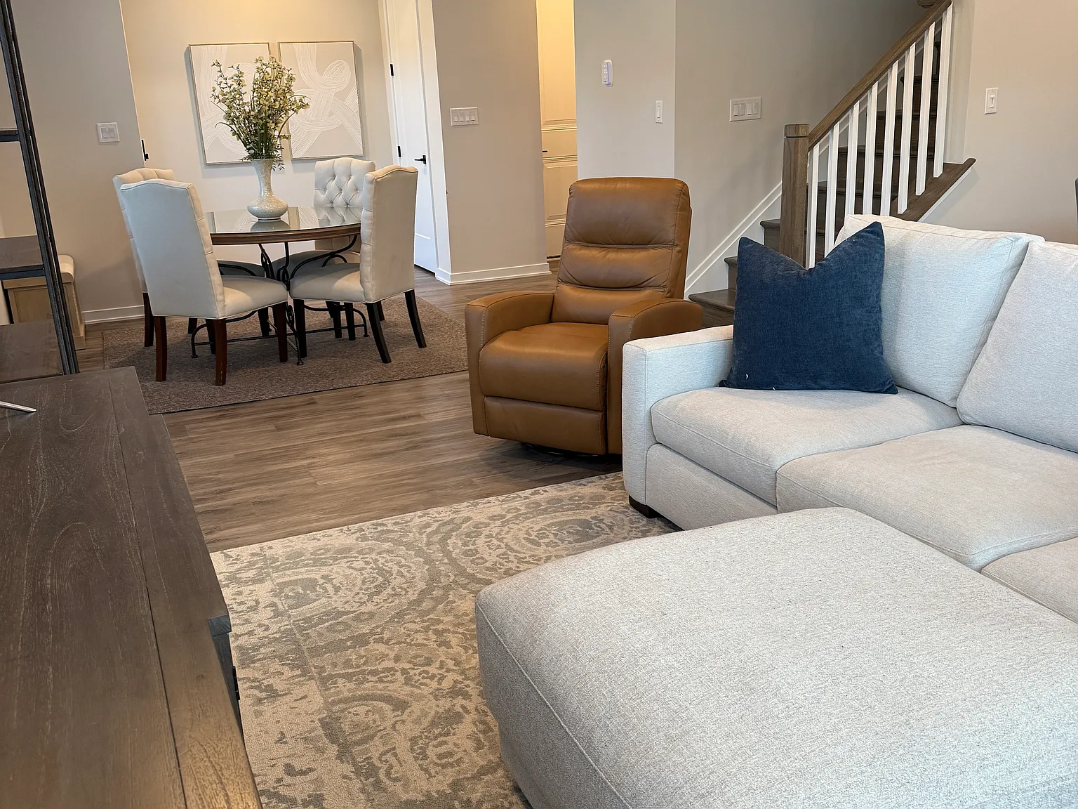 3 bed, 2.5 bath, 1850 sqft, $4,200 — Photo 4
