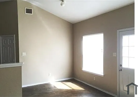 5718 Golf Hts — Photo 9