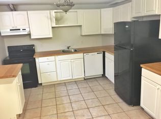 885 Runningbrook Dr #Basement, Mississauga, ON L4Y 2S4