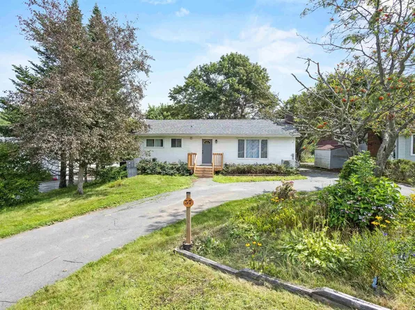 37 Beaver Bank Rd, Lower Sackville, NS B4E 1G4