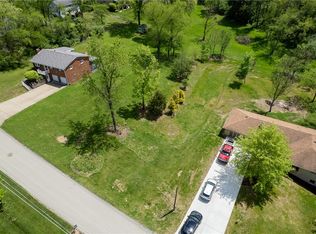109 Valley View Dr, Venetia, PA