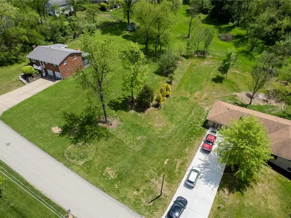 109 Valley View Dr, Venetia, PA 15367