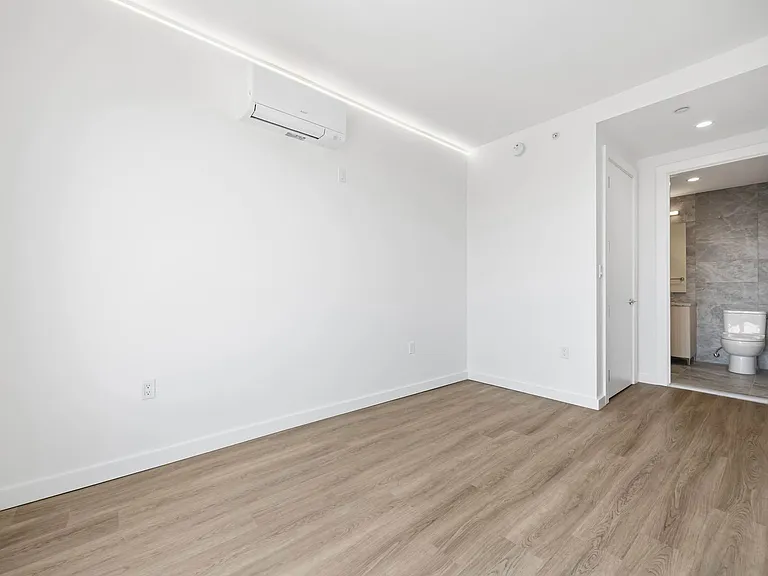 100 Sullivan Pl #609 — Photo 13