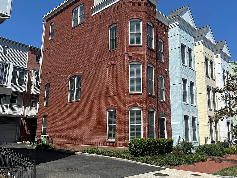 408 K St SE — Photo 6