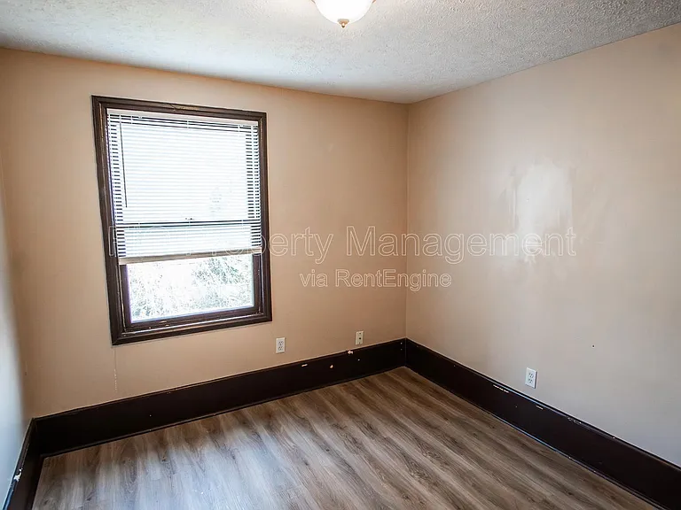 1709 E 5th Ave #2 — Photo 8