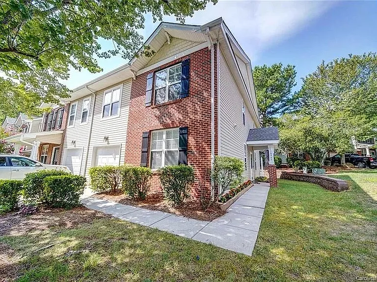 10947 Princeton Village Dr — Photo 3