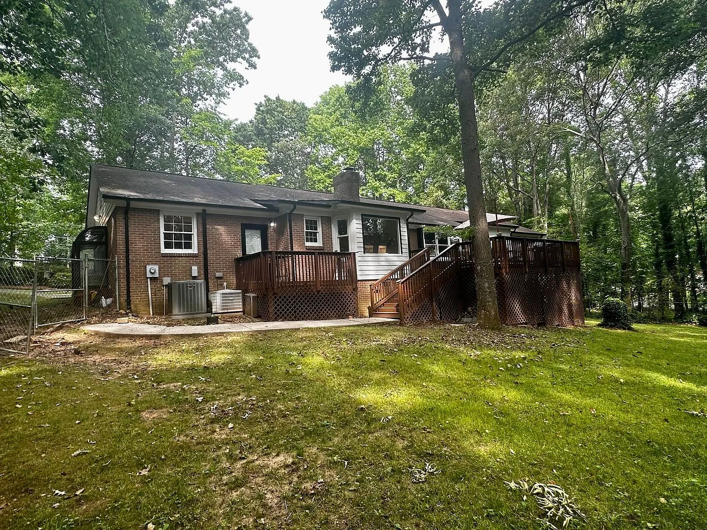 Welcome Home to 4316 Brookwood Rd, Charlotte, NC 28215 — Photo 2