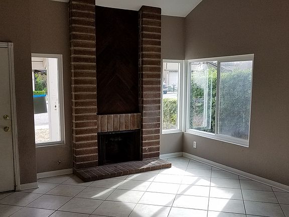 4th image of 268 Boleroridge Pl