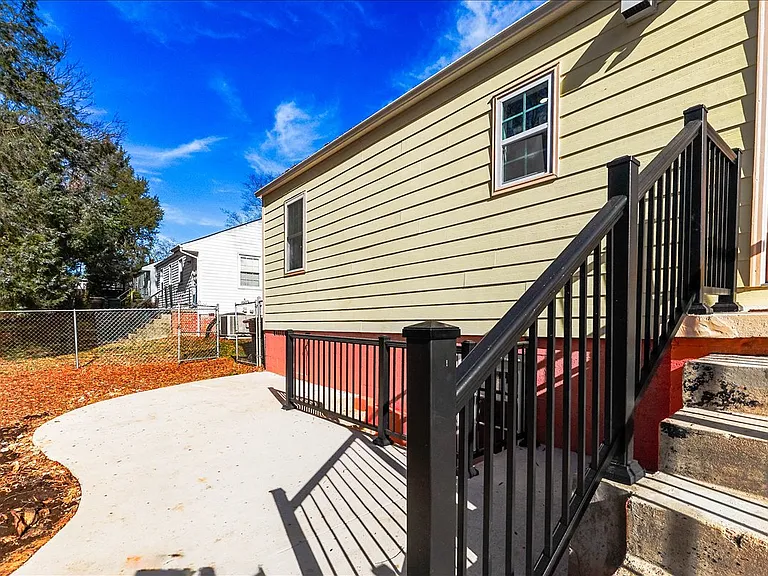 1007 Grayland St #A — Photo 8