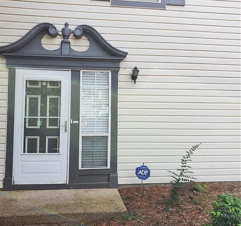 200 Ferdinand Cir