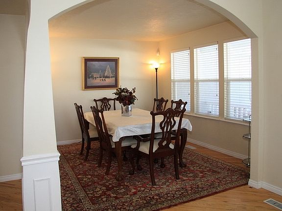 4th image of 1068 E Granite Mill Ct