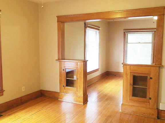 2nd image of 601 Forest St NE