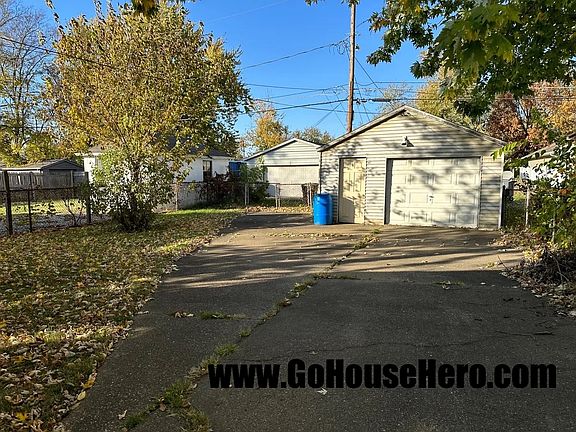 5th image of 1412 E Maryland St