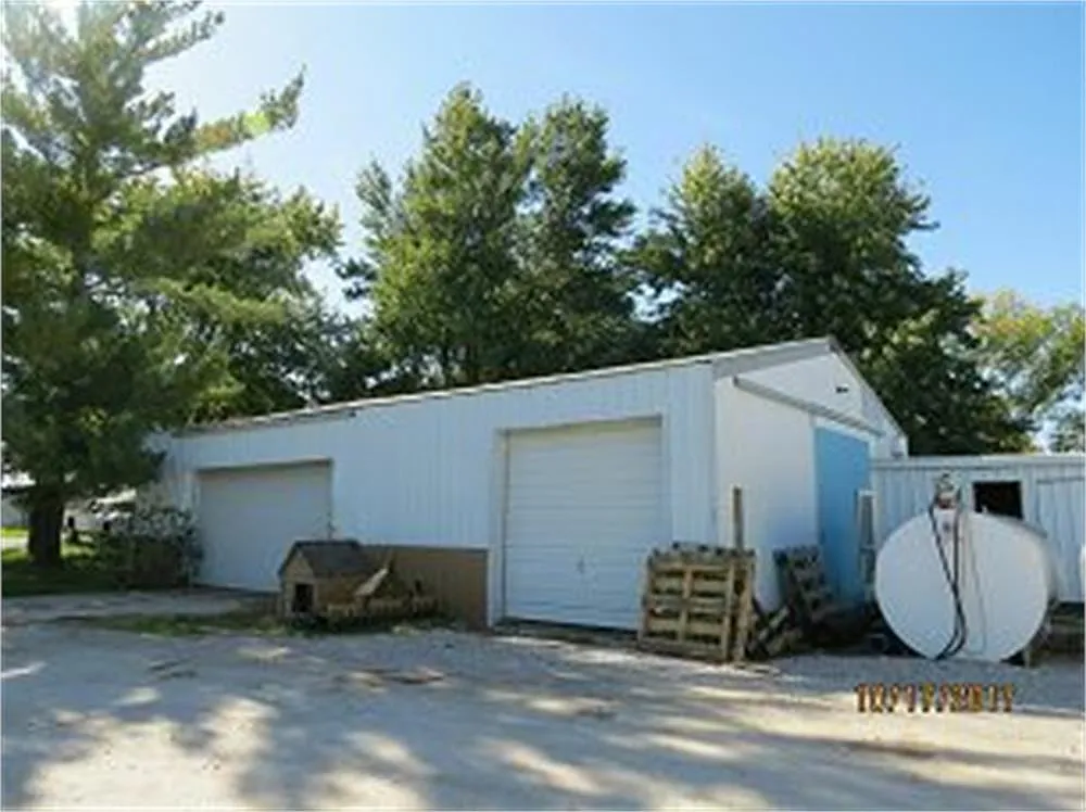 3 bed, 1688 sqft, $2,450 — Photo 2
