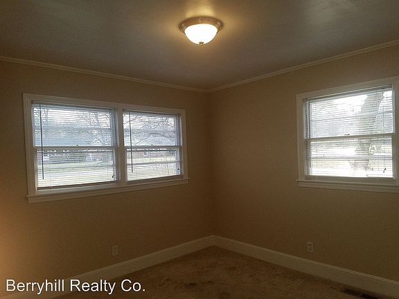 4th image of 4040 Leeds Dr