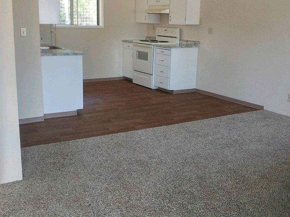 1st image of 433 Holly St APT 6