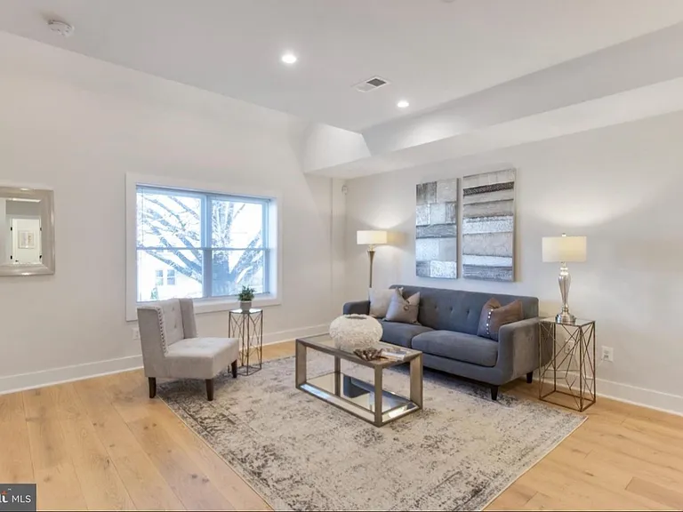 1722 W Virginia Ave NE #3A — Photo 15