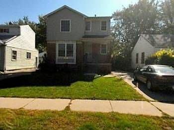 1st image of 650 E Lincoln Ave