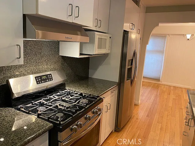 3 bed, 1336 sqft, $4,750 — Photo 4