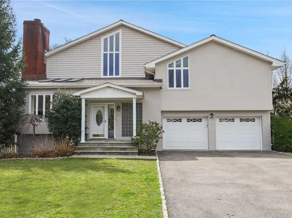 12 Castle Landing, Port Chester, NY 10573