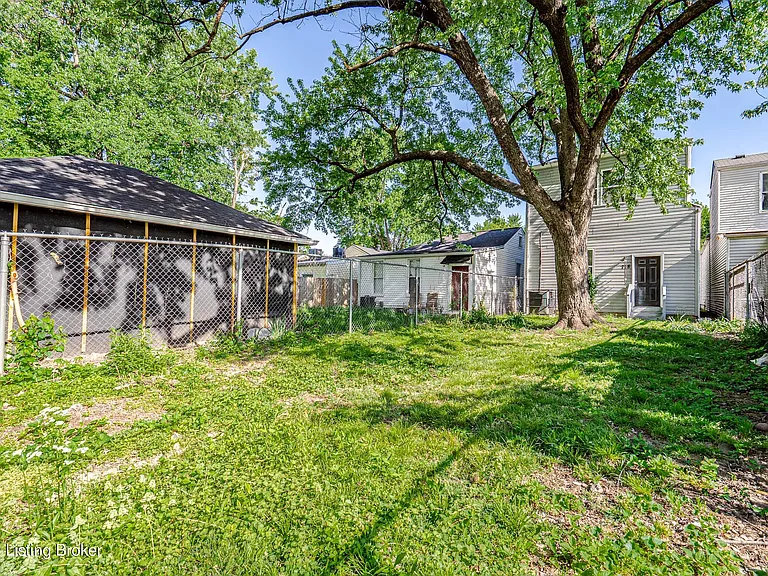 718 Camp St — Photo 45