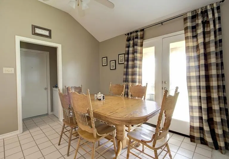 4510 Silver Hollow Dr — Photo 4