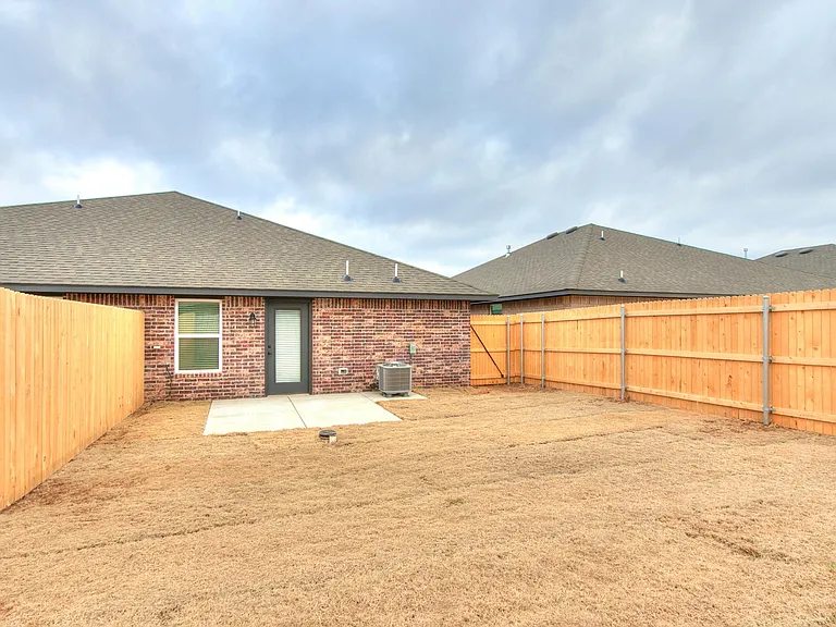 824 Chase Ln — Photo 33