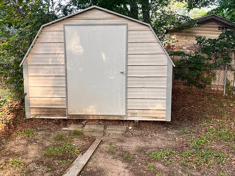 508 W Erwin Ave — Photo 12