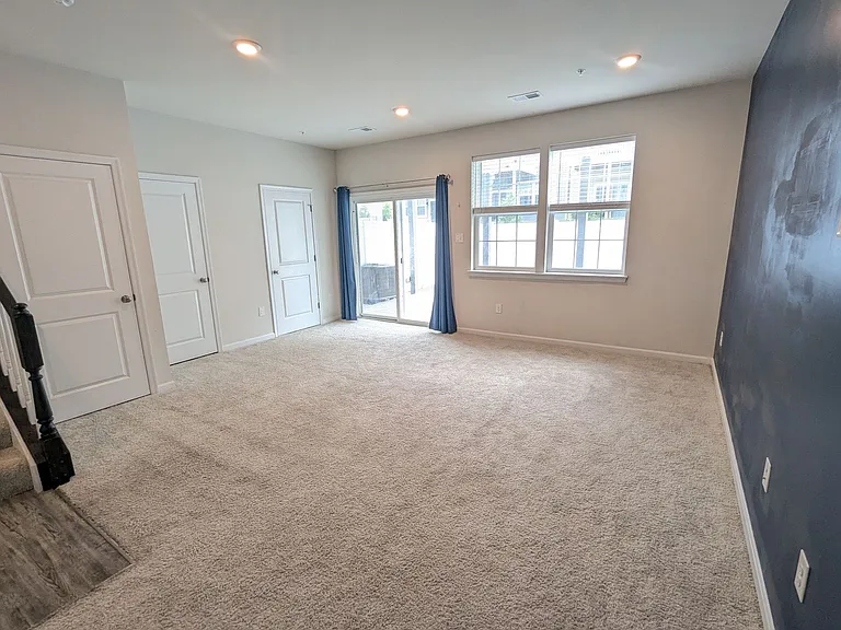 5143 Constitution St — Photo 4