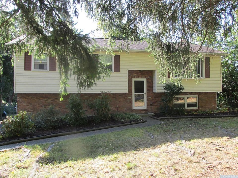 1st image of 2202 Pine Dr