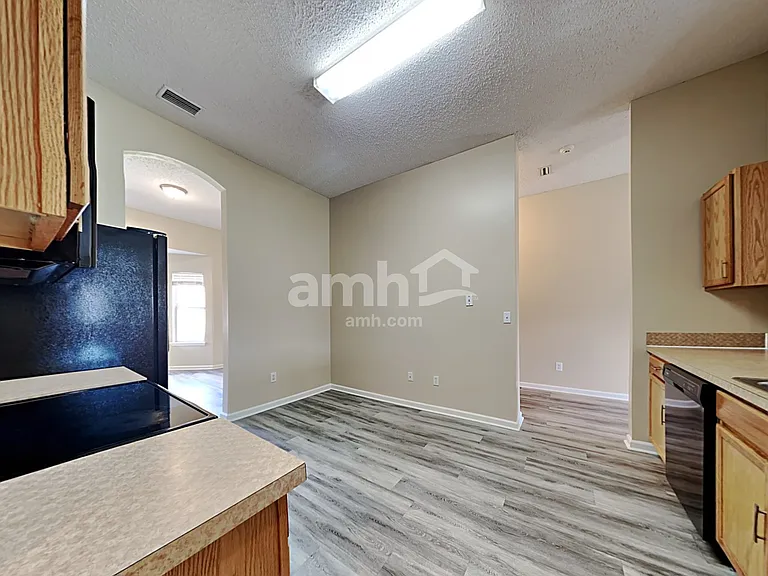 2793 Crumplehorn Ln — Photo 4