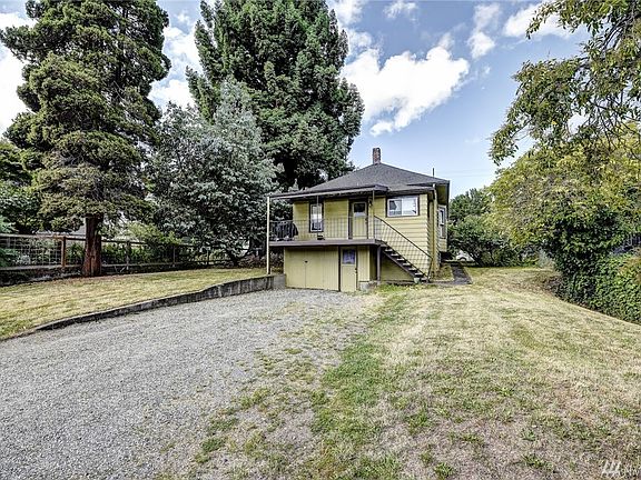 2nd image of 6544B Latona Ave NE