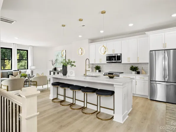 9119 Galleria Towns Dr, Charlotte, NC 28270