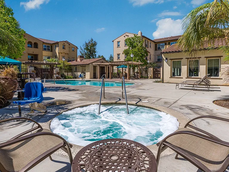 Paseos At Magnolia Luxury Apartments Homes — Photo 5