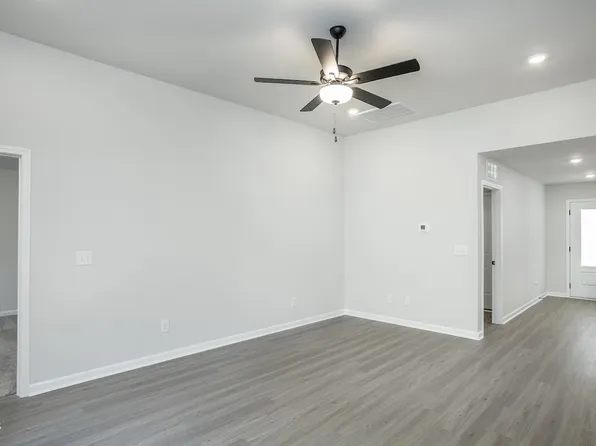 357 Cascade Knoll Dr, Clayton, NC 27527
